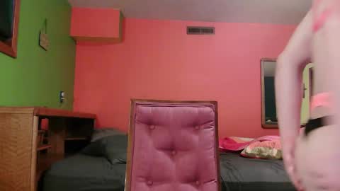 glam trans goddess online show from October 26, 2025, 2:12 pm