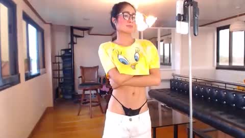 gleiahong online show from October 2, 2025, 11:12 pm