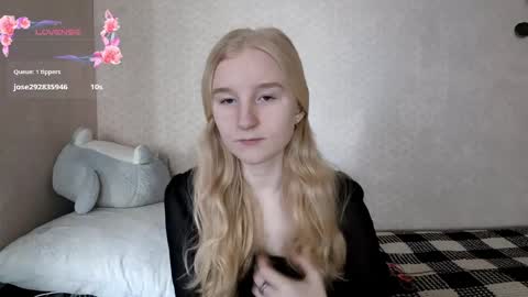 Snapshot of glennabeem chatting on April 30, 2026, 7:36 am Laura online show from April 30, 2026, 7:36 am