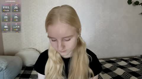 Snapshot of glennabeem chatting on May 2, 2026, 9:03 am Laura online show from May 2, 2026, 9:03 am