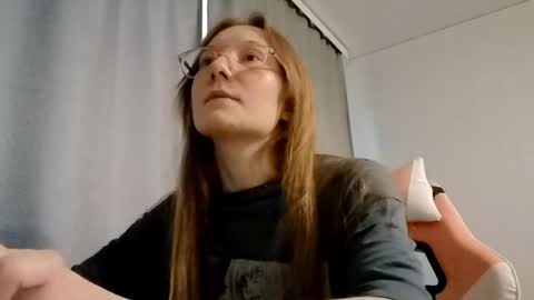 Snapshot of glennisbreck chatting on May 14, 2026, 3:30 pm Juliet online show from May 14, 2026, 3:30 pm