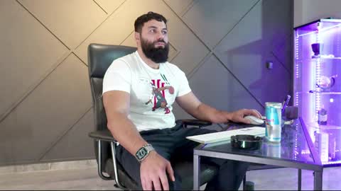 Matthew .. for short call me Matt online show from December 9, 2024, 12:40 pm