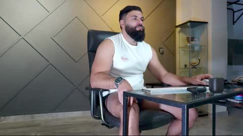 Matthew .. for short call me Matt online show from February 18, 2025, 5:20 am