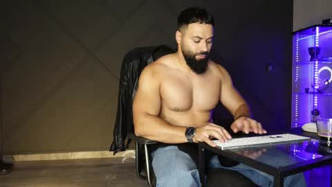 Snapshot of glennmasters chatting on May 28, 2026, 7:33 pm Matthew .. for short call me Matt online show from May 28, 2026, 7:33 pm