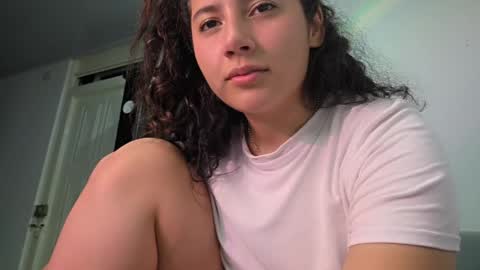 Snapshot of gley_ chatting on April 10, 2026, 2:28 am Gley online show from April 10, 2026, 2:28 am
