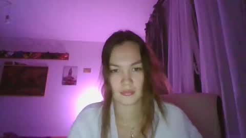 glitter_doll online show from January 10, 2025, 7:00 pm