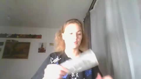 glitter_doll online show from January 11, 2025, 5:40 pm