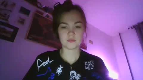 glitter_doll online show from January 16, 2025, 4:18 pm