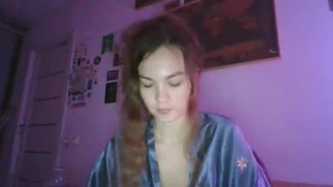 glitter_doll online show from January 18, 2025, 8:19 pm