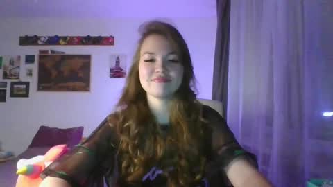 glitter_doll online show from January 24, 2025, 4:49 pm
