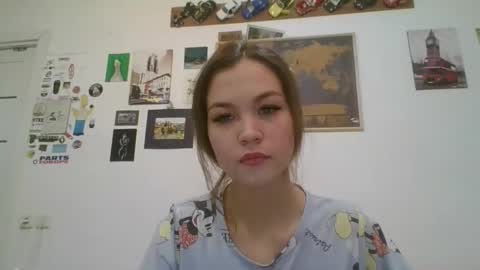 glitter_doll online show from January 26, 2025, 11:06 am