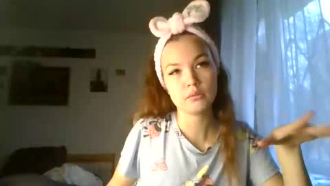 glitter_doll online show from January 27, 2025, 11:32 am