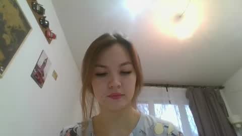glitter_doll online show from January 28, 2025, 8:47 am