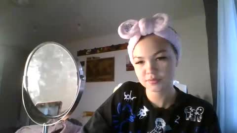 glitter_doll online show from January 29, 2025, 8:08 am