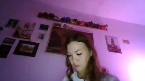 glitter_doll online show from January 31, 2025, 5:32 pm