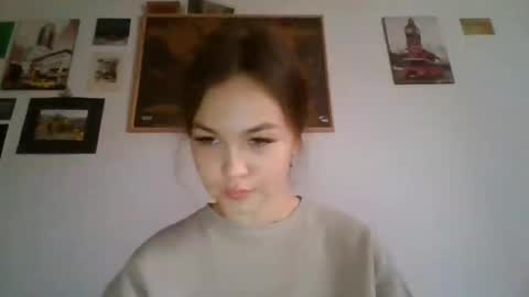 glitter_doll online show from February 7, 2025, 11:56 am