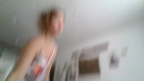 glitter_doll online show from February 19, 2025, 9:50 am