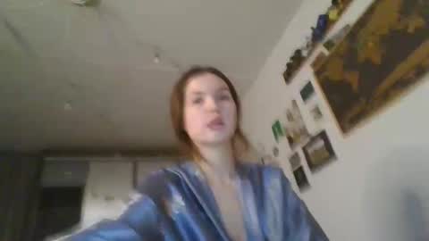 glitter_doll online show from February 25, 2025, 2:44 pm