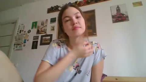 glitter_doll online show from February 28, 2025, 8:42 am