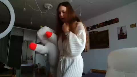 glitter_doll online show from March 8, 2025, 10:43 am