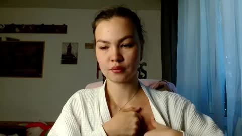 glitter_doll online show from September 30, 2025, 10:09 am
