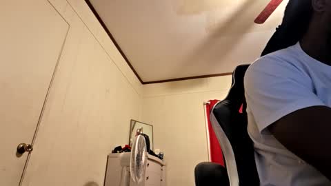 glomightyj online show from June 4, 2026, 11:00 pm