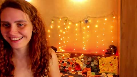 Gloria Wood online show from January 3, 2025, 9:05 pm