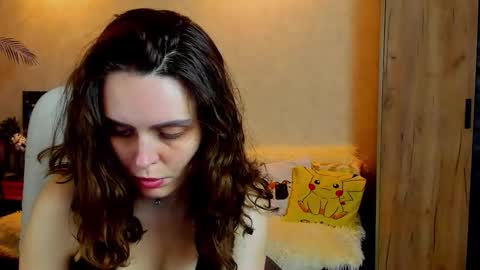 Gloria Wood online show from September 8, 2025, 8:30 pm