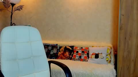 Gloria Wood online show from October 14, 2025, 4:19 pm