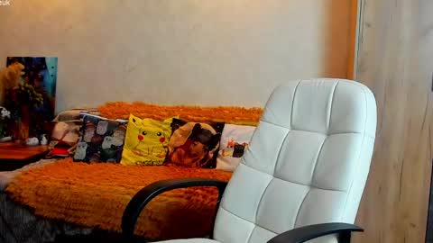 Gloria Wood online show from May 15, 2026, 8:16 pm