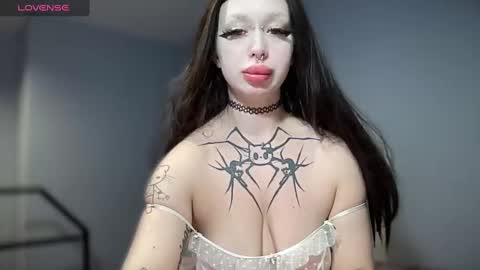 Snapshot of gloryaaaa chatting on December 21, 2024, 12:31 am I want to make you happy and lovense  online show from December 21, 2024, 12:31 am