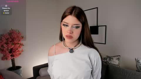 Sara online show from April 13, 2026, 6:52 am