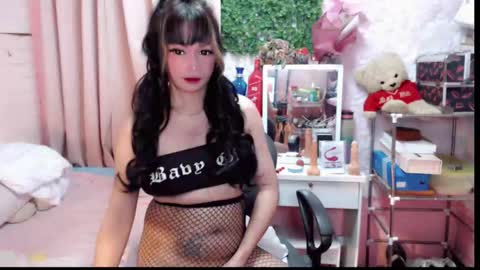 jenn online show from September 20, 2025, 8:48 am