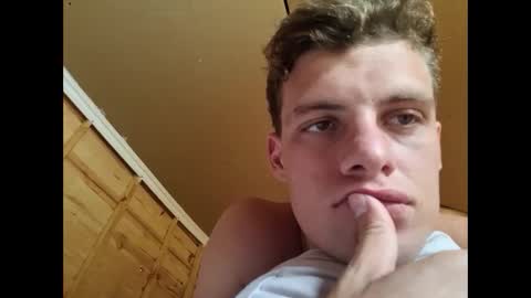 Snapshot of gman584114 chatting on February 10, 2025, 12:39 pm gman584114 online show from February 10, 2025, 12:39 pm