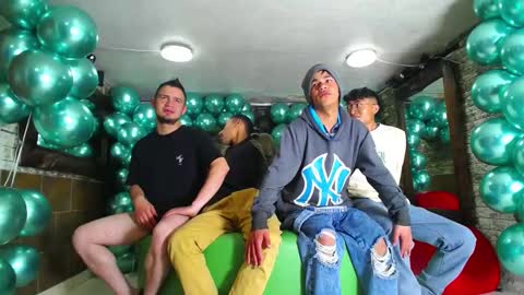 THOMAS AND DAMIAND online show from January 25, 2025, 4:13 pm