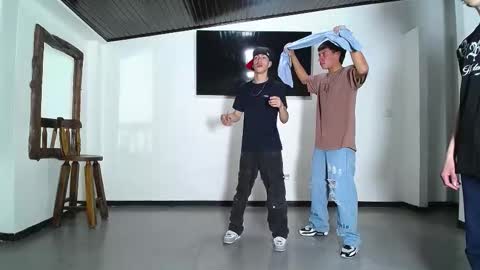 THOMAS AND DAMIAND online show from October 24, 2025, 6:37 pm