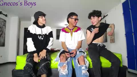 THOMAS AND DAMIAND online show from February 1, 2026, 8:40 pm