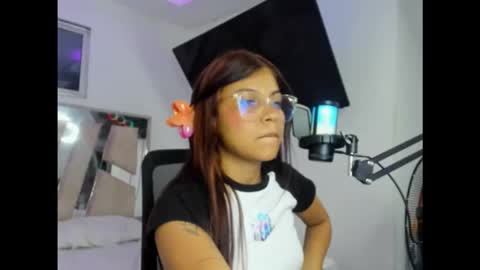 goddes_any online show from November 2, 2025, 1:52 am