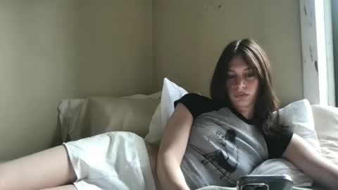 Snapshot of goddess_larz chatting on May 27, 2026, 7:33 pm goddess_larz online show from May 27, 2026, 7:33 pm