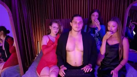   330 UTC2 girls   online show from February 15, 2026, 7:51 am