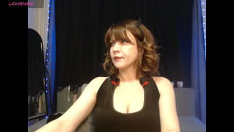 Snapshot of goddess_orsa chatting on January 30, 2025, 3:19 pm Orsa online show from January 30, 2025, 3:19 pm