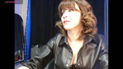 Snapshot of goddess_orsa chatting on January 31, 2025, 4:38 pm Orsa online show from January 31, 2025, 4:38 pm