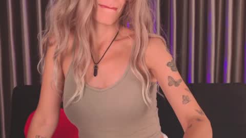 Katarina online show from April 13, 2026, 11:27 am