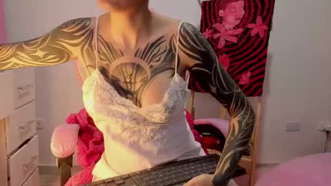 vee online show from April 17, 2026, 3:09 am