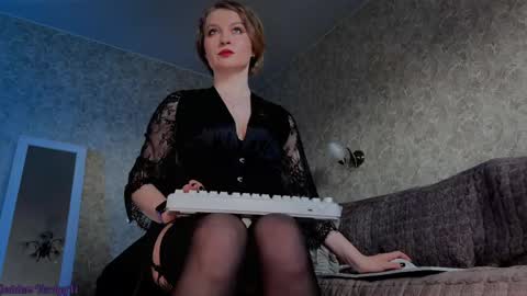 Snapshot of goddess_verdgyvi chatting on June 5, 2026, 10:43 am Verdgy online show from June 5, 2026, 10:43 am