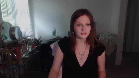Goddess of Insanity online show from May 1, 2026, 2:32 pm
