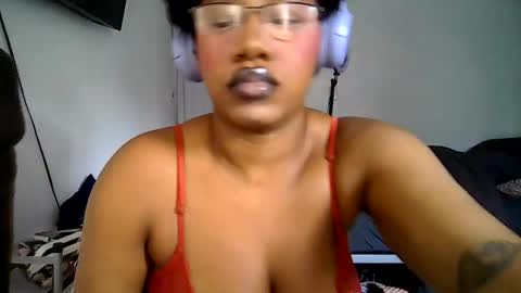Snapshot of goddessdaisysky chatting on June 9, 2026, 12:44 am Goddess Daisy Sky online show from June 9, 2026, 12:44 am