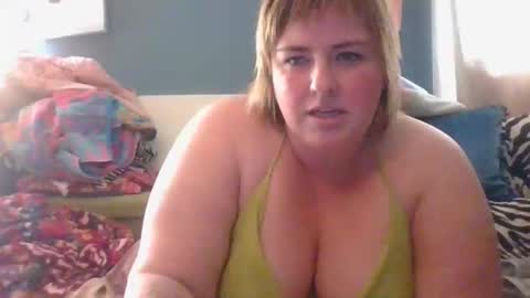 Snapshot of goddessee chatting on April 20, 2026, 9:05 pm GoddesseE online show from April 20, 2026, 9:05 pm