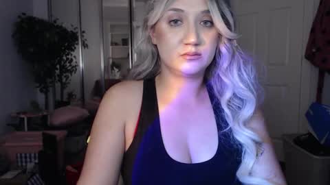 Snapshot of goddessemmy chatting on December 3, 2025, 3:14 am Goddess Emmy online show from December 3, 2025, 3:14 am