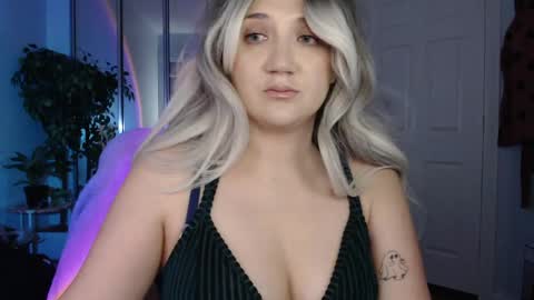 Goddess Emmy online show from May 14, 2026, 4:52 am